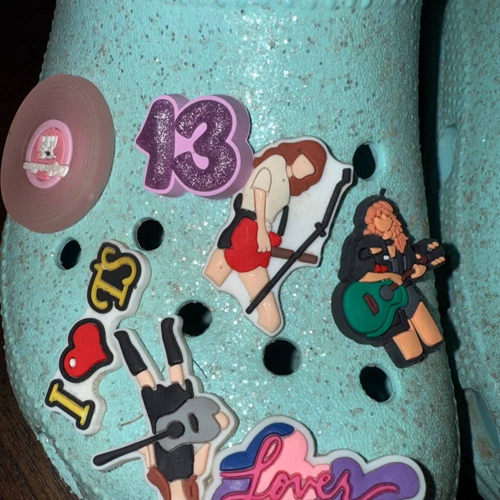 Crocs Mint Green W Glitter Sparkle And Taylor Swift Barbie Charms Size J1